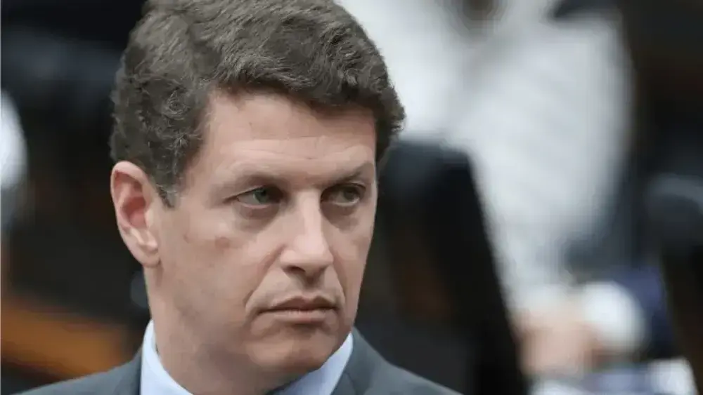 Salles troca suplente e escala D’Ávila na chapa ao Senado